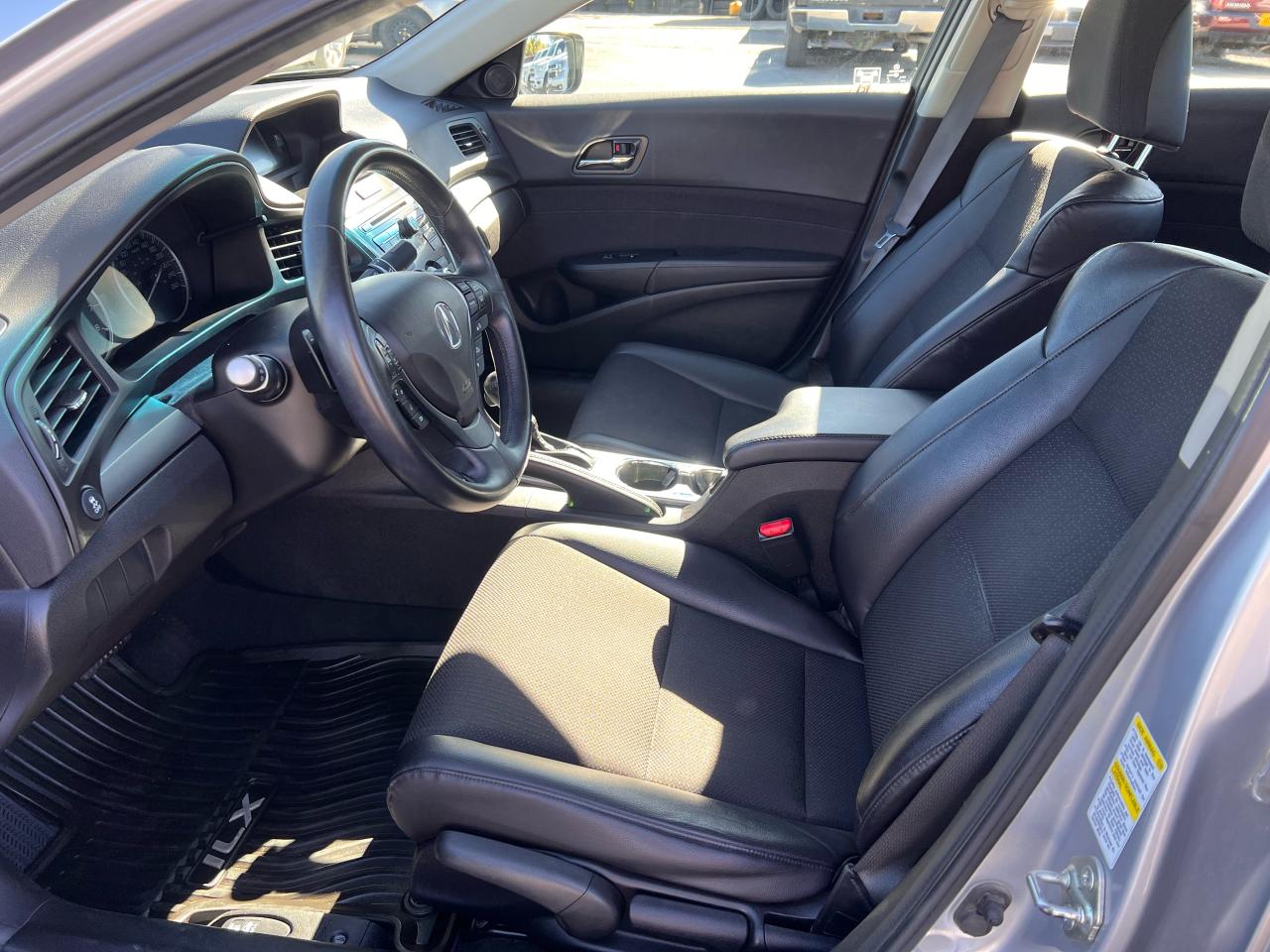 2013 Acura ILX 4dr Sdn Photo15