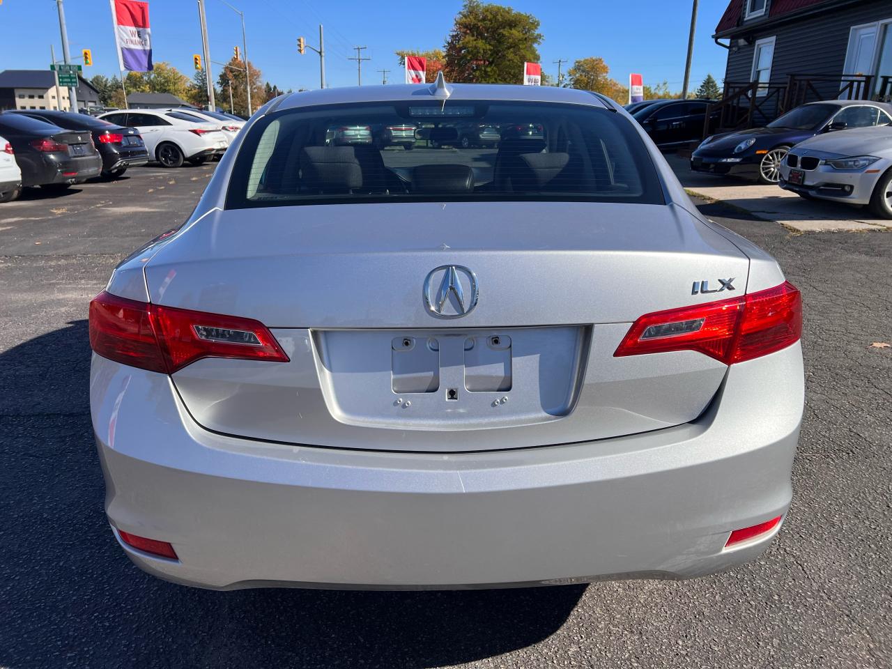 2013 Acura ILX 4dr Sdn Photo4