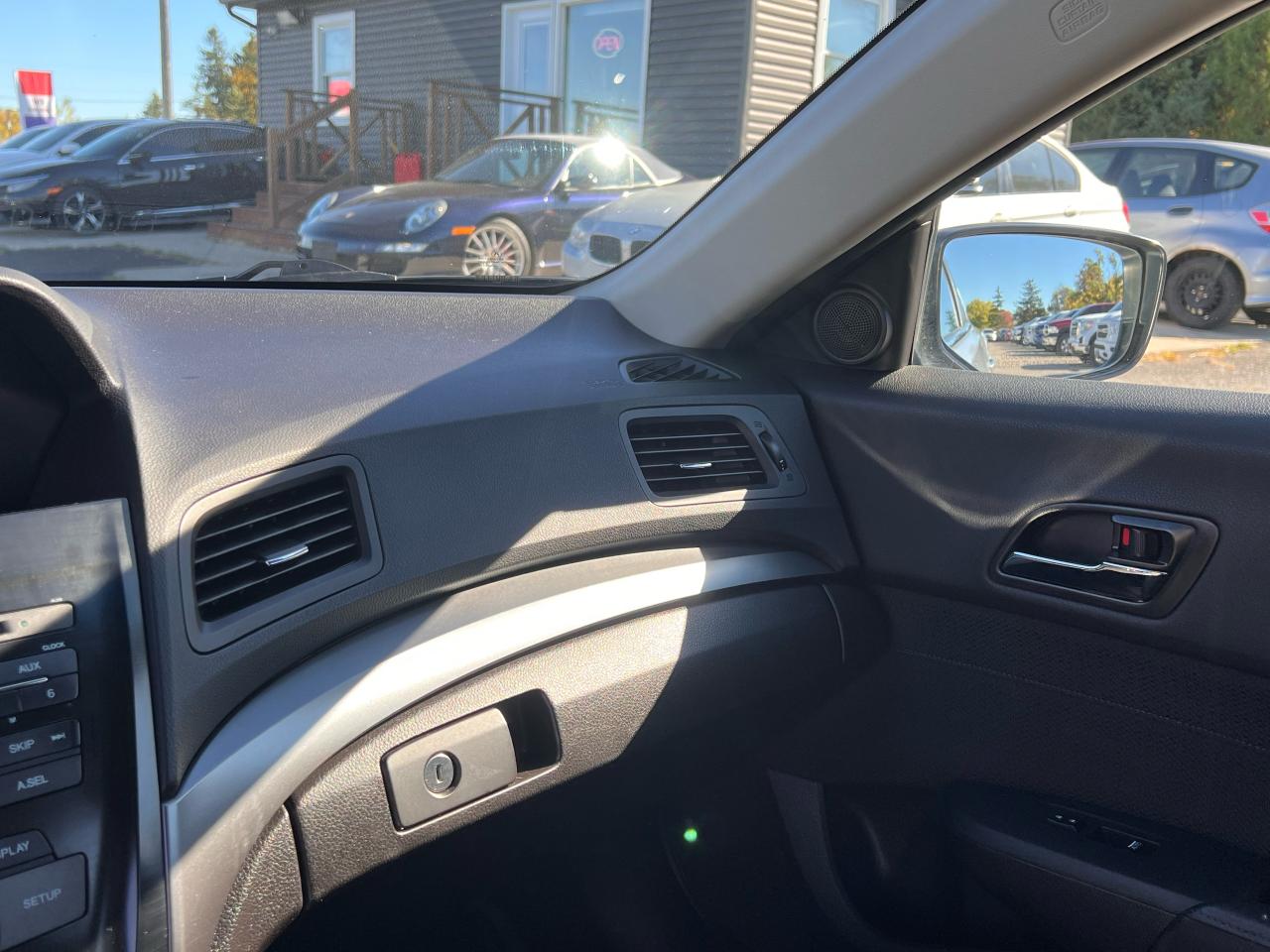 2013 Acura ILX 4dr Sdn Photo61