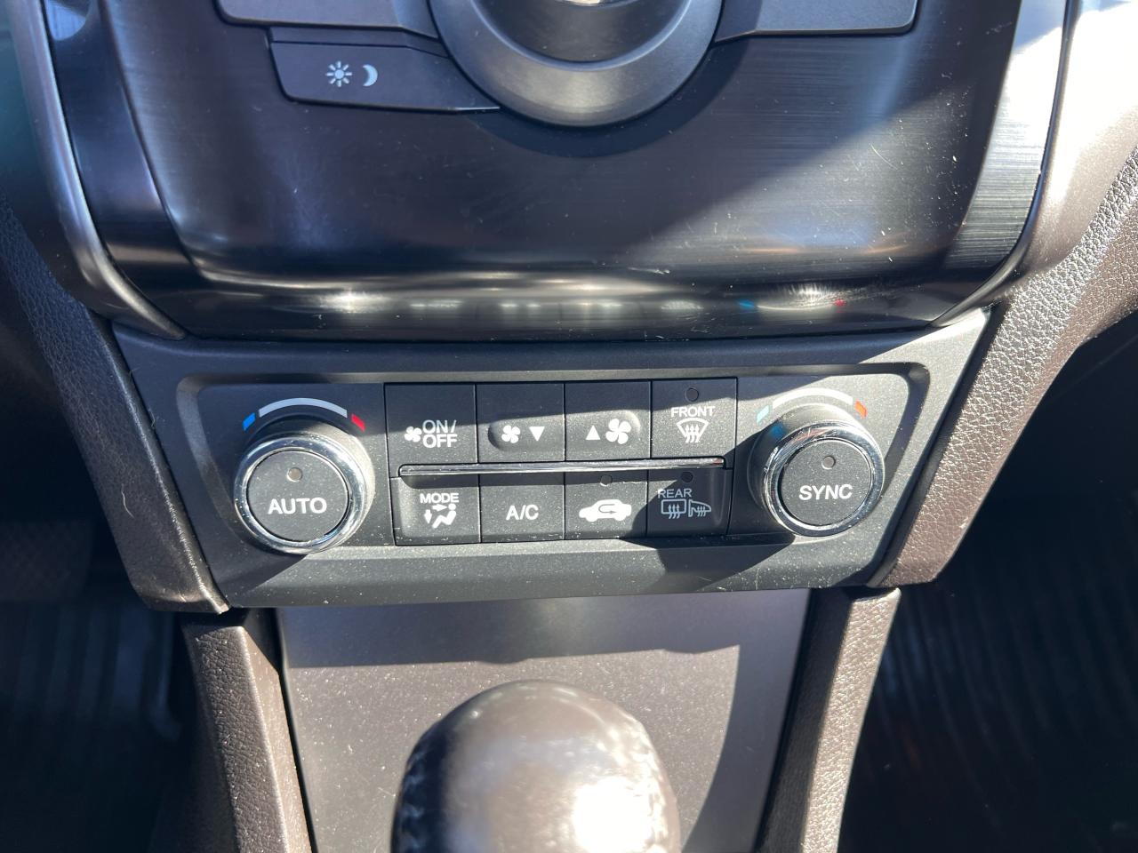 2013 Acura ILX 4dr Sdn Photo23