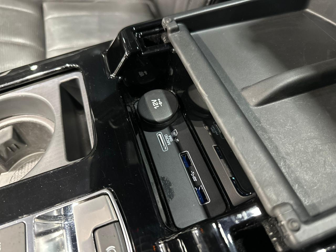 2019 Land Rover Discovery HSE Photo