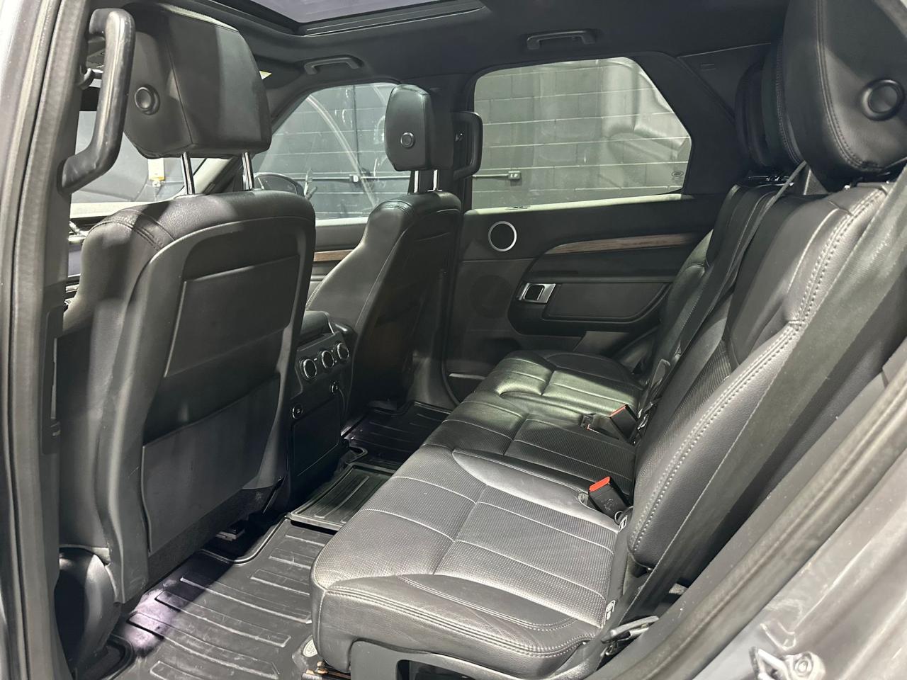 2019 Land Rover Discovery HSE - Photo #16