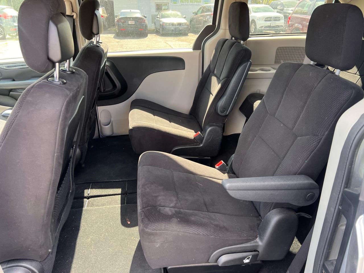 2011 Dodge Grand Caravan SXT Photo15