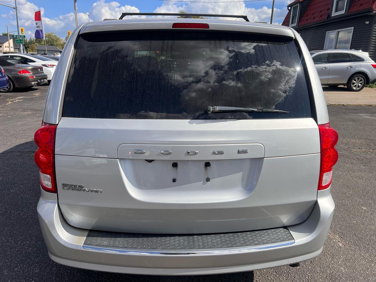 2011 Dodge Grand Caravan SXT Photo4