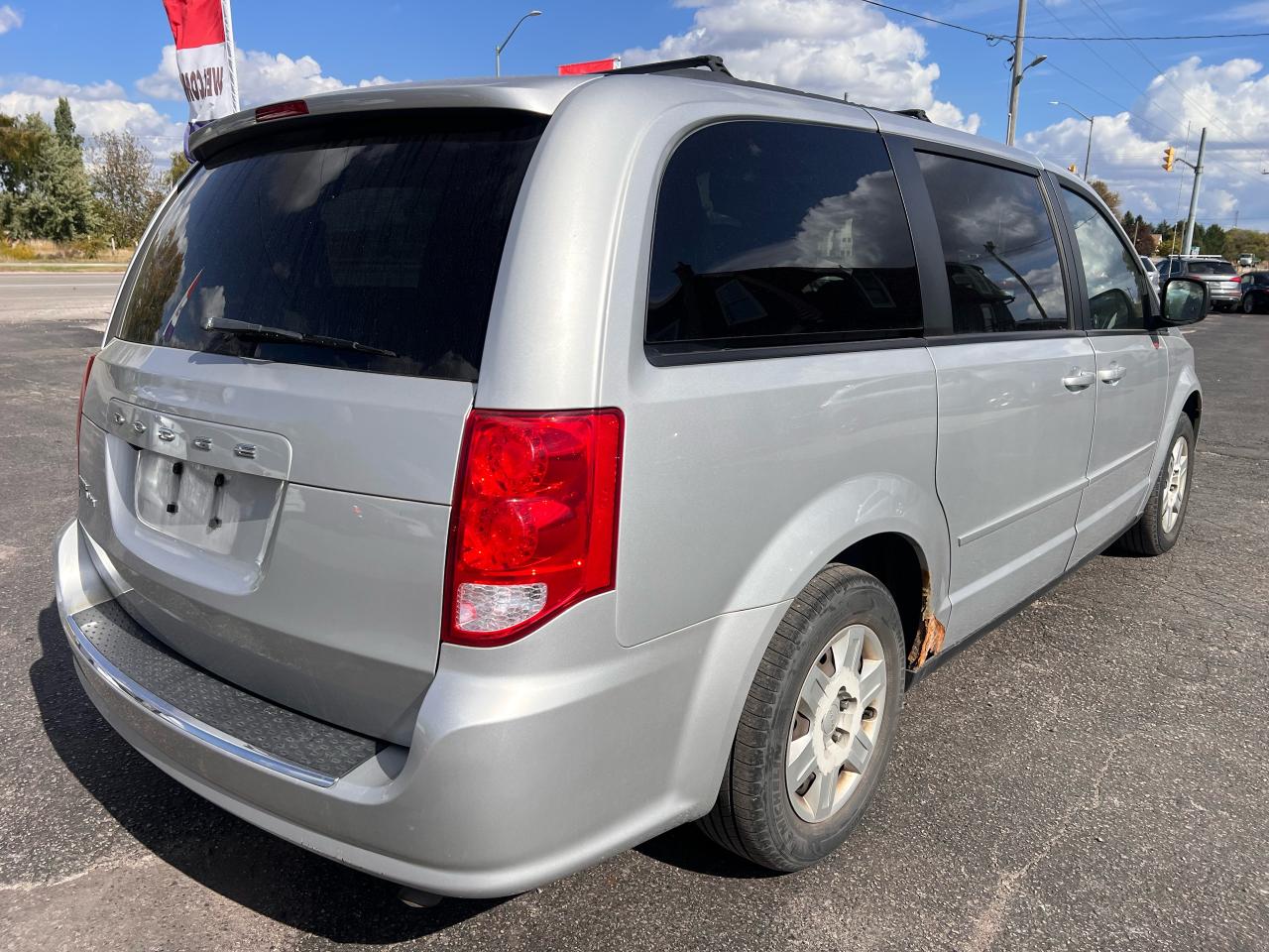 2011 Dodge Grand Caravan SXT Photo3