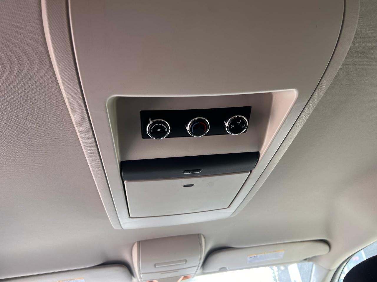 2011 Dodge Grand Caravan SXT Photo16