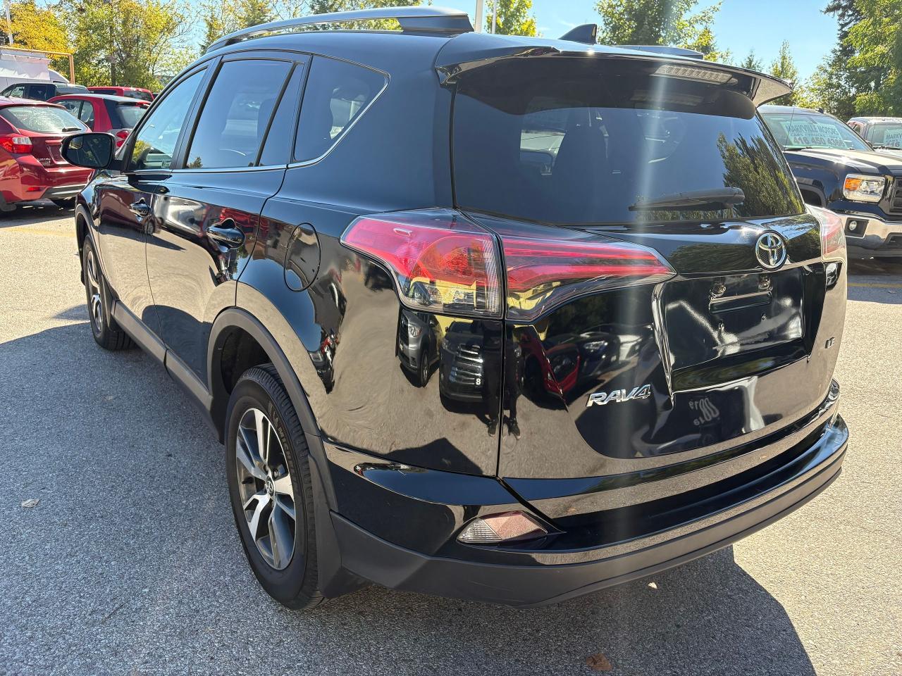 2018 Toyota RAV4 LE, ALLOYS,B/U CAM,ONE OWNER,SAFETY INCLUDED Photo