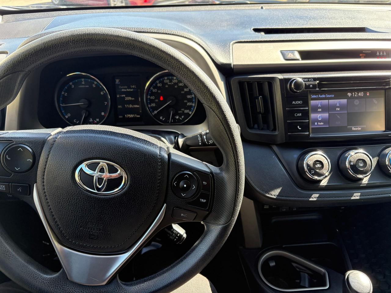 2018 Toyota RAV4 LE, ALLOYS,B/U CAM,ONE OWNER,SAFETY INCLUDED Photo