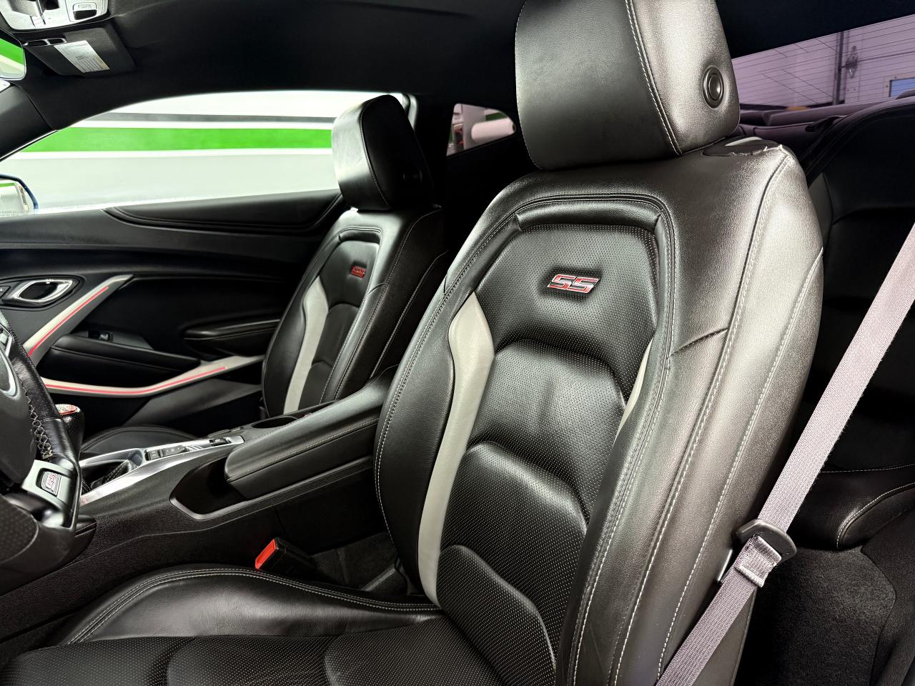 2016 Chevrolet Camaro 2SS - Photo #12