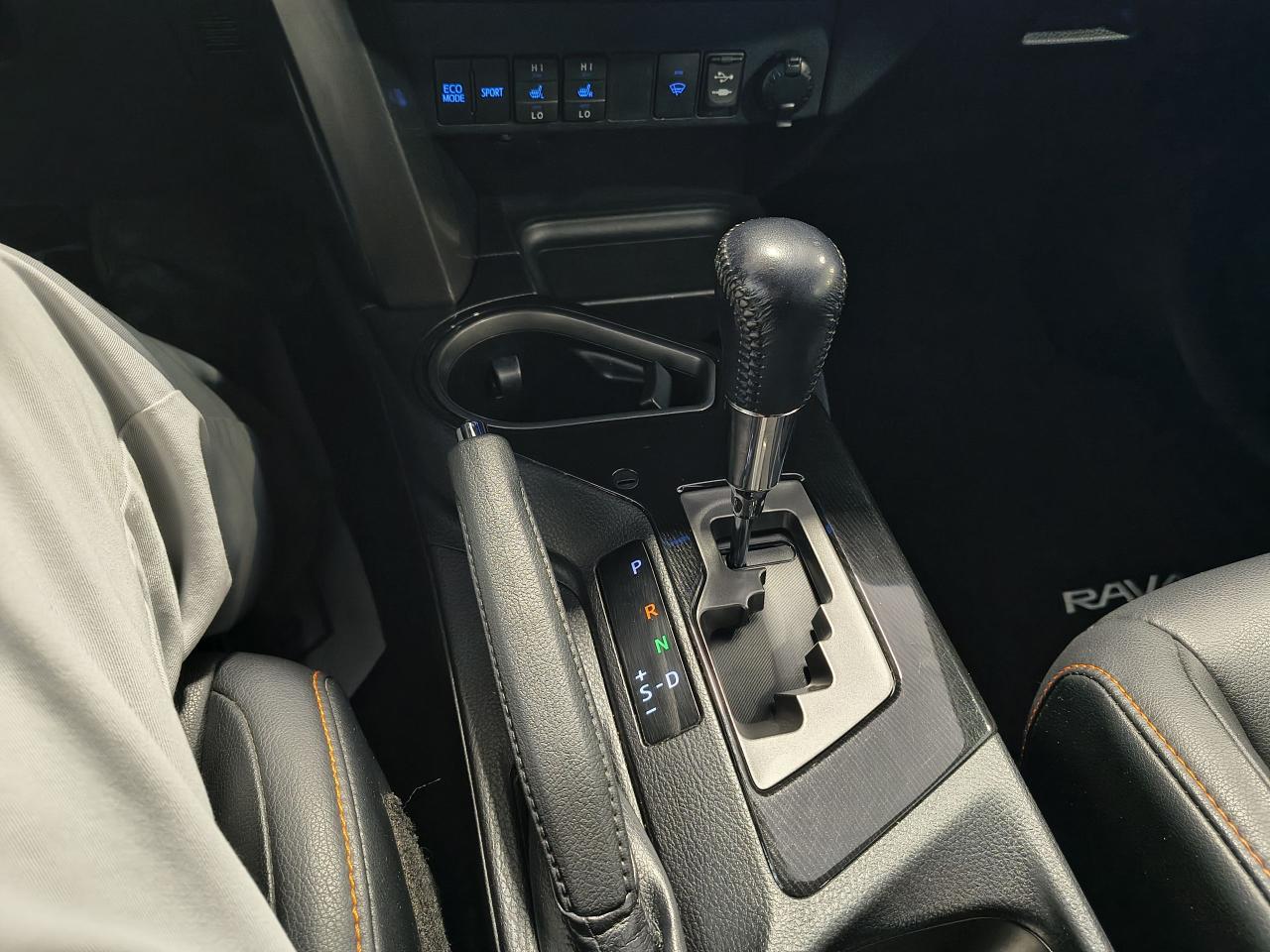 2018 Toyota RAV4 se Photo0