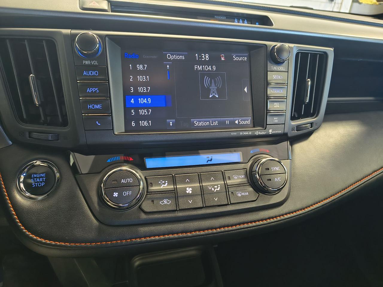 2018 Toyota RAV4 se Photo0