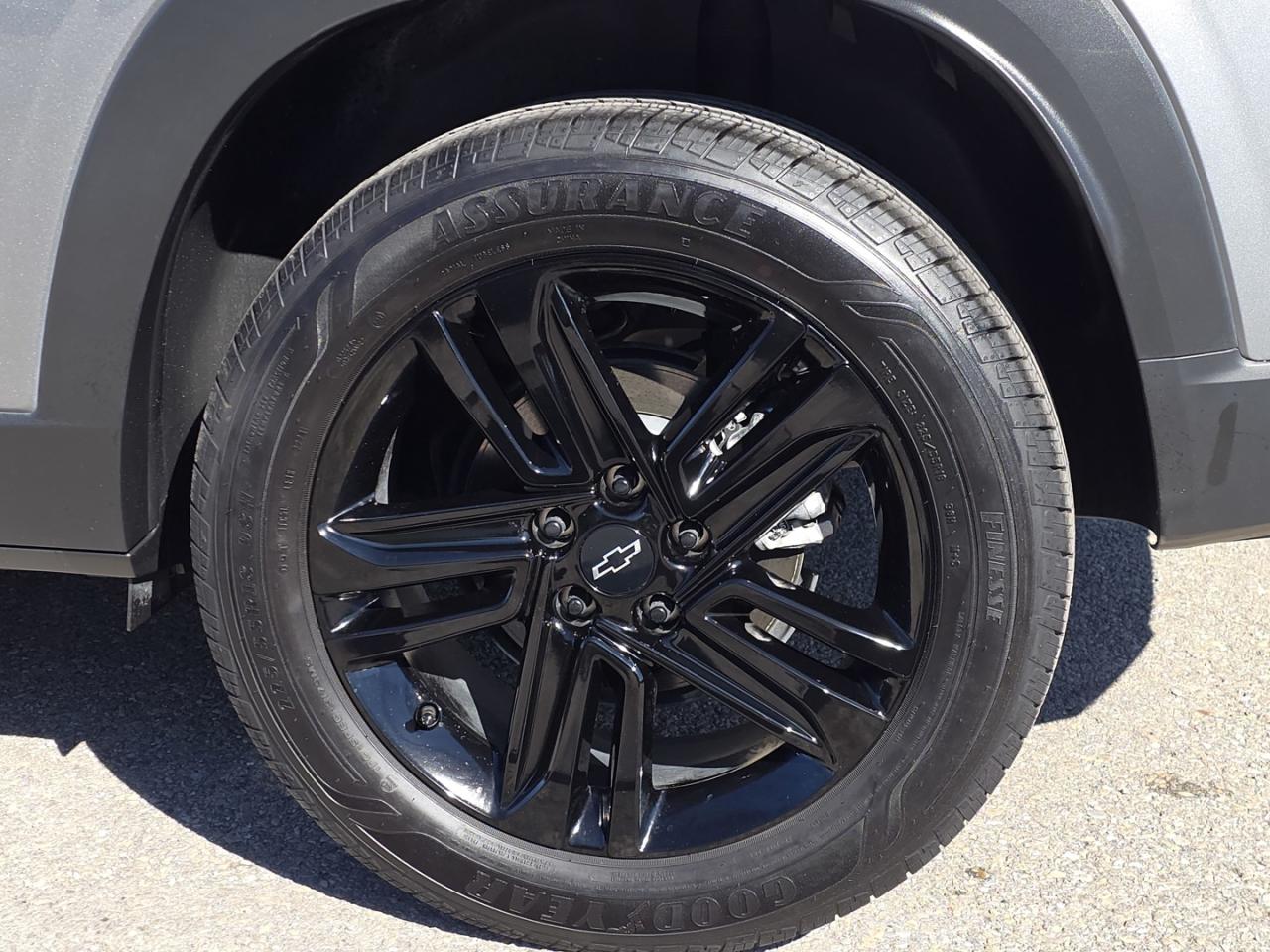 2025 Chevrolet Trax ACTIV - Photo #9