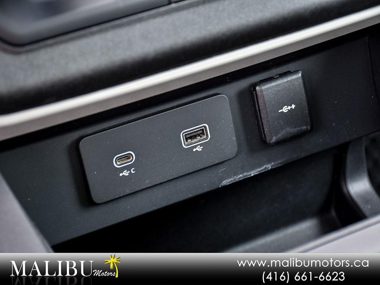 2020 Land Rover Defender First Edition Photo