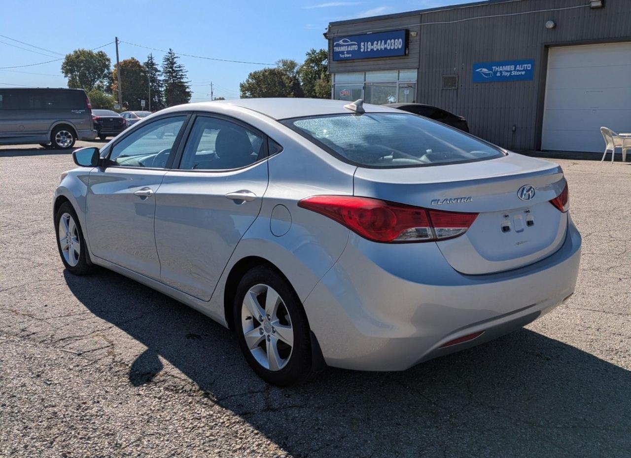 2012 Hyundai Elantra 4dr Sdn Auto GLS - Photo #3