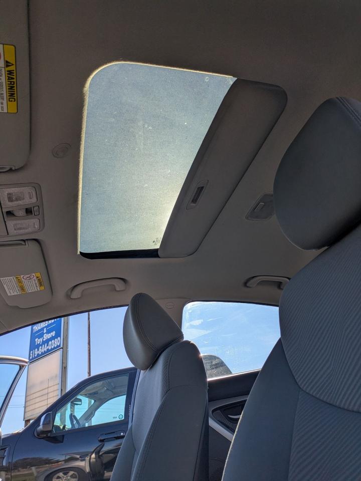 2012 Hyundai Elantra 4dr Sdn Auto GLS - Photo #11