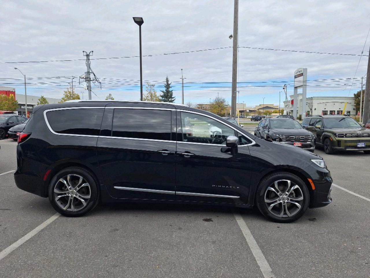 2022 Chrysler Pacifica Pinnacle Photo