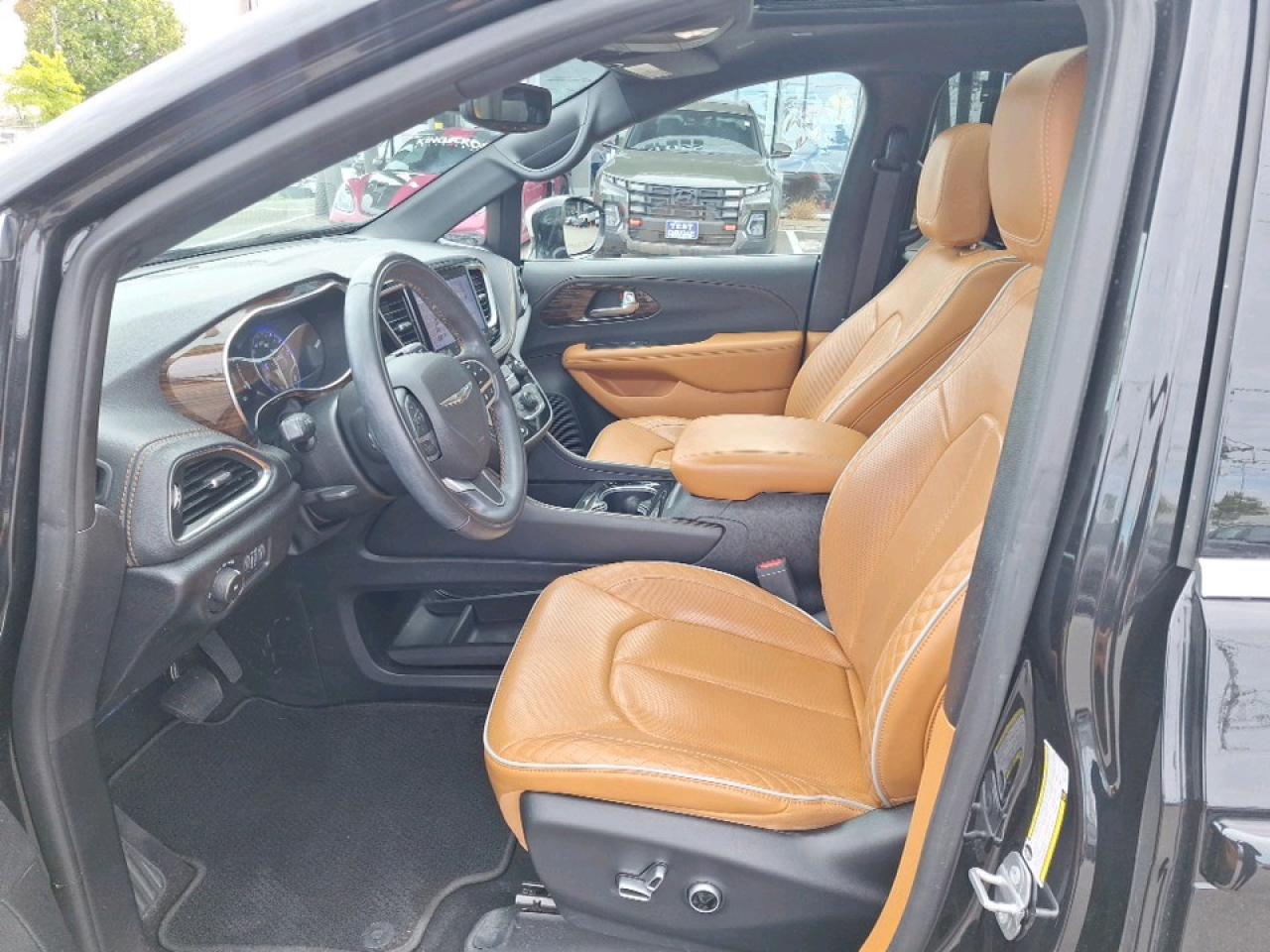 2022 Chrysler Pacifica Pinnacle Photo