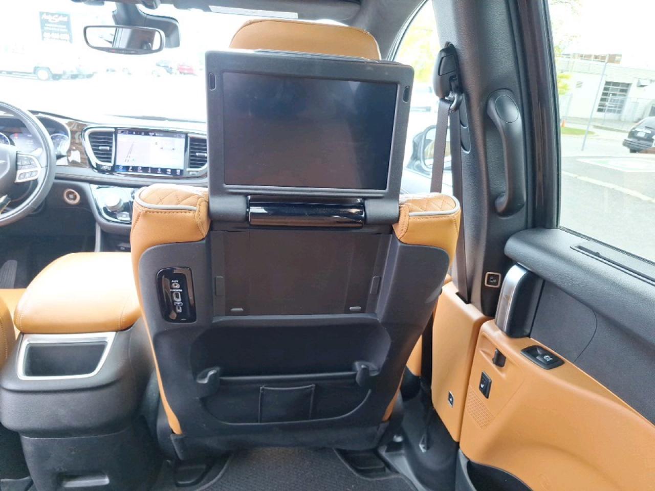 2022 Chrysler Pacifica Pinnacle Photo