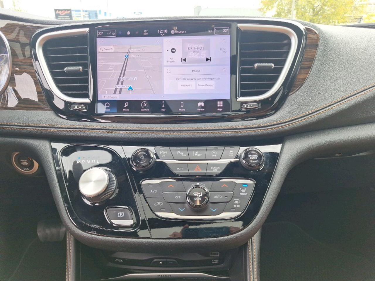 2022 Chrysler Pacifica Pinnacle Photo