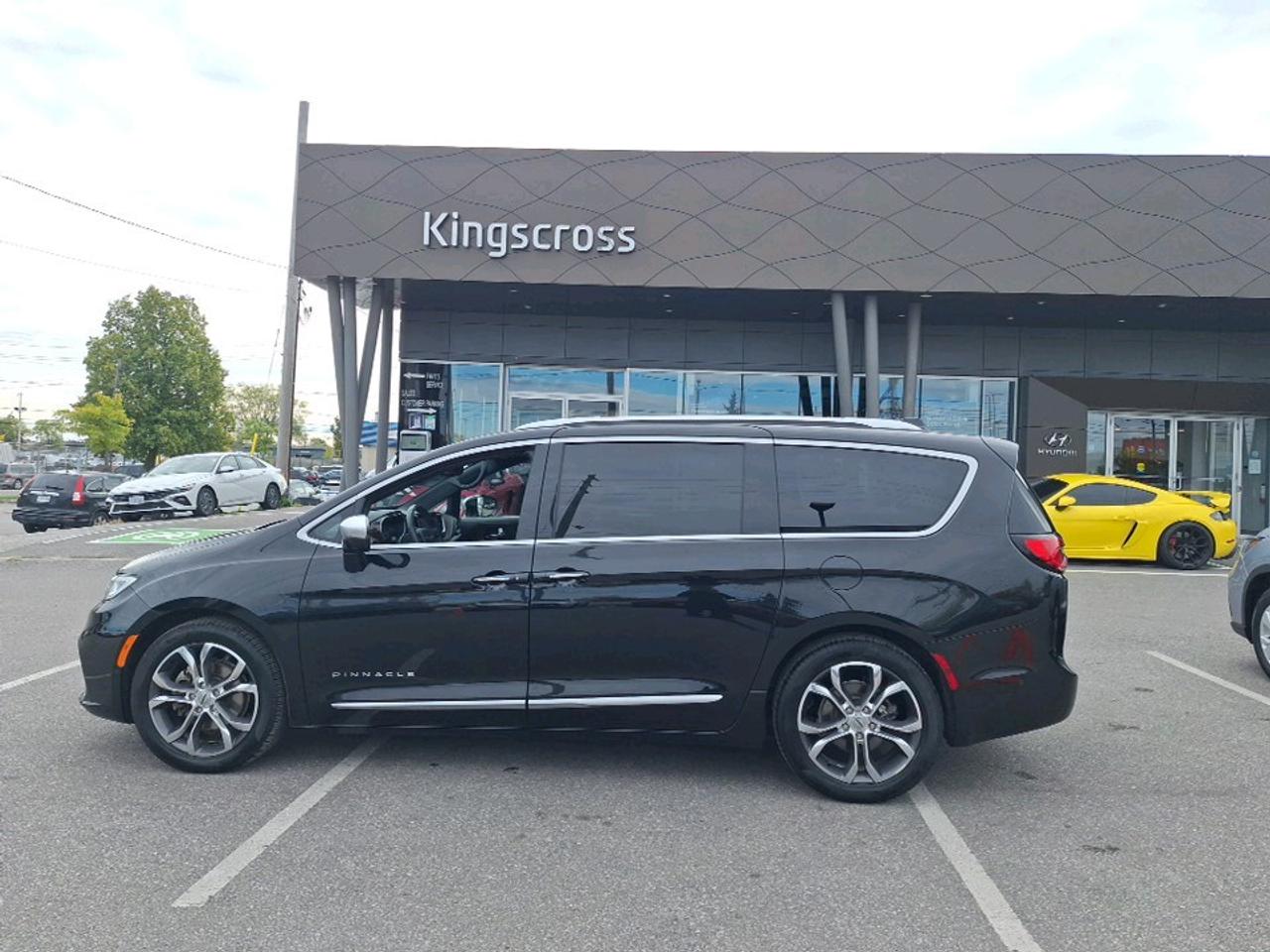 2022 Chrysler Pacifica Pinnacle Photo