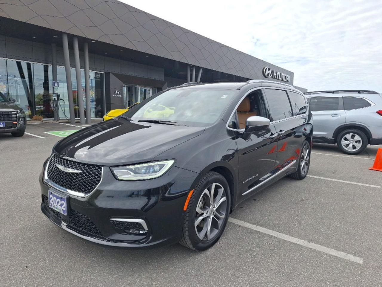 2022 Chrysler Pacifica Pinnacle Photo0