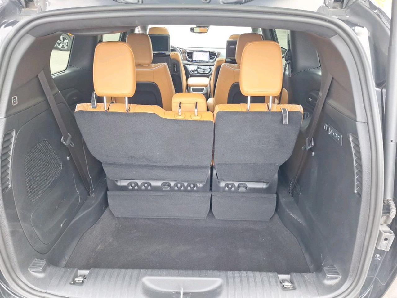 2022 Chrysler Pacifica Pinnacle Photo