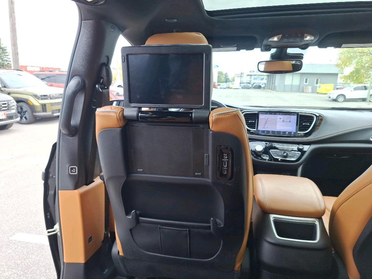 2022 Chrysler Pacifica Pinnacle Photo