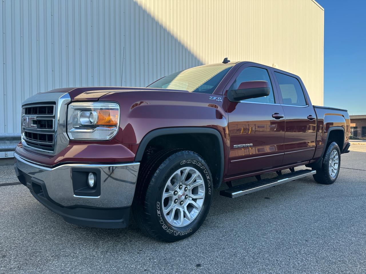 2014 GMC Sierra 1500 SLE Z71 Crew Cab 4WD Photo4