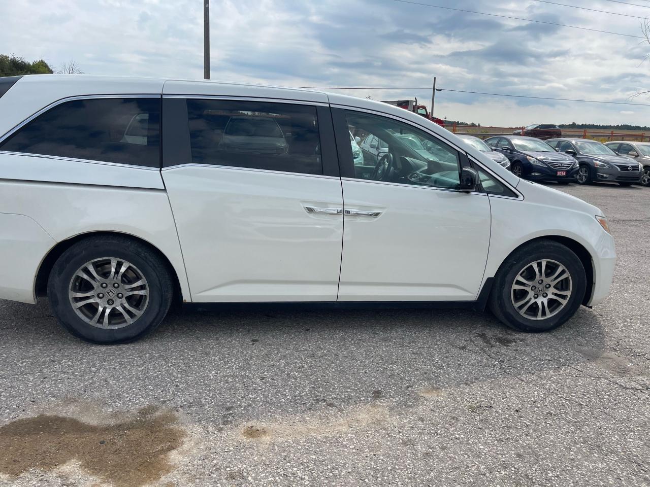 2012 Honda Odyssey EX - Photo #8