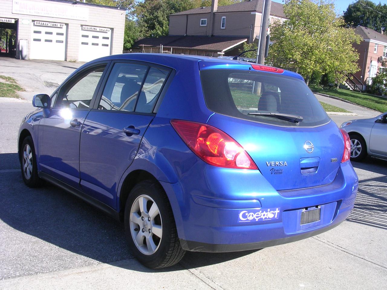 2012 Nissan Versa 5dr HB Auto 1.8 S - Photo #4