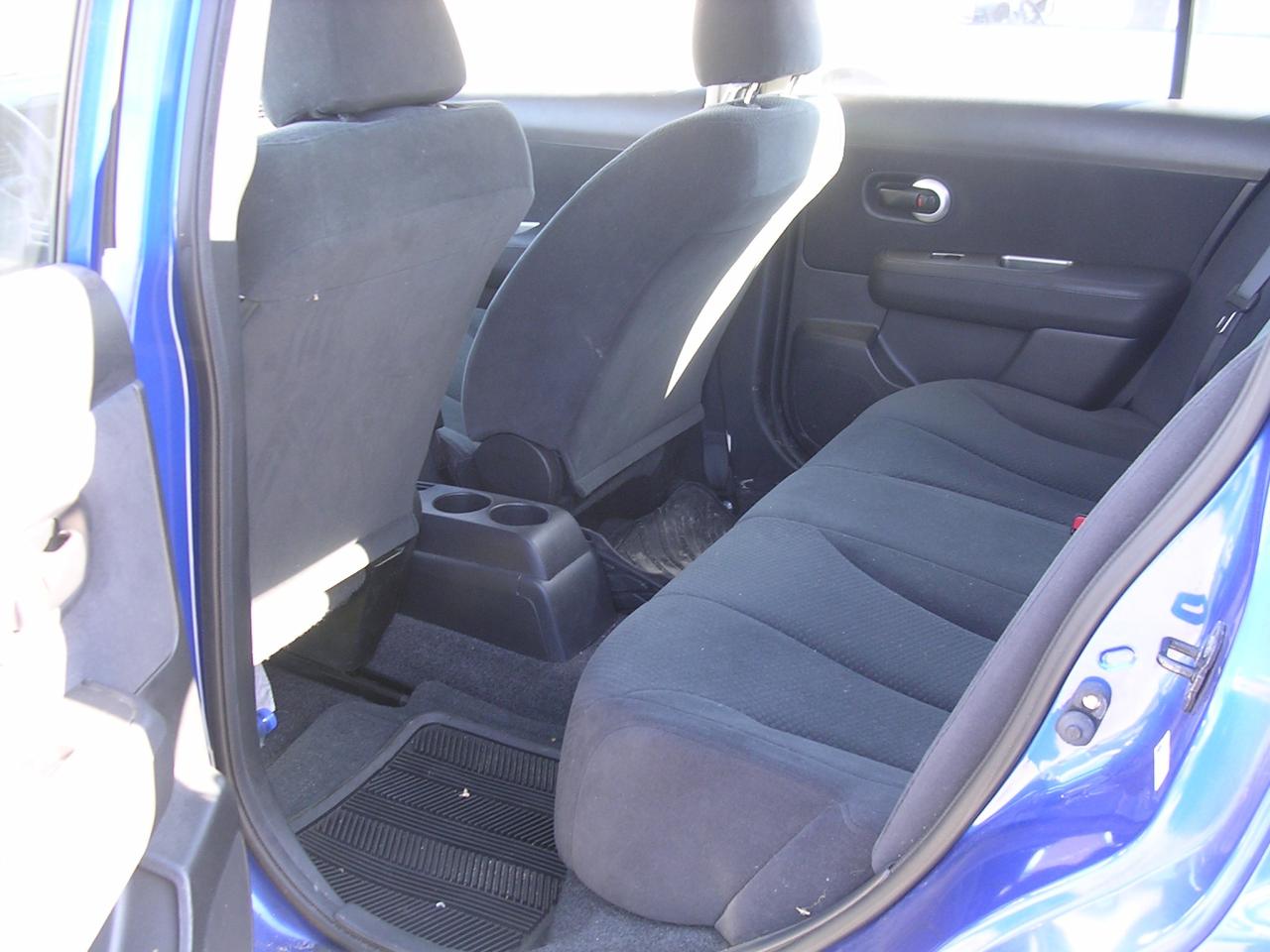2012 Nissan Versa 5dr HB Auto 1.8 S - Photo #7