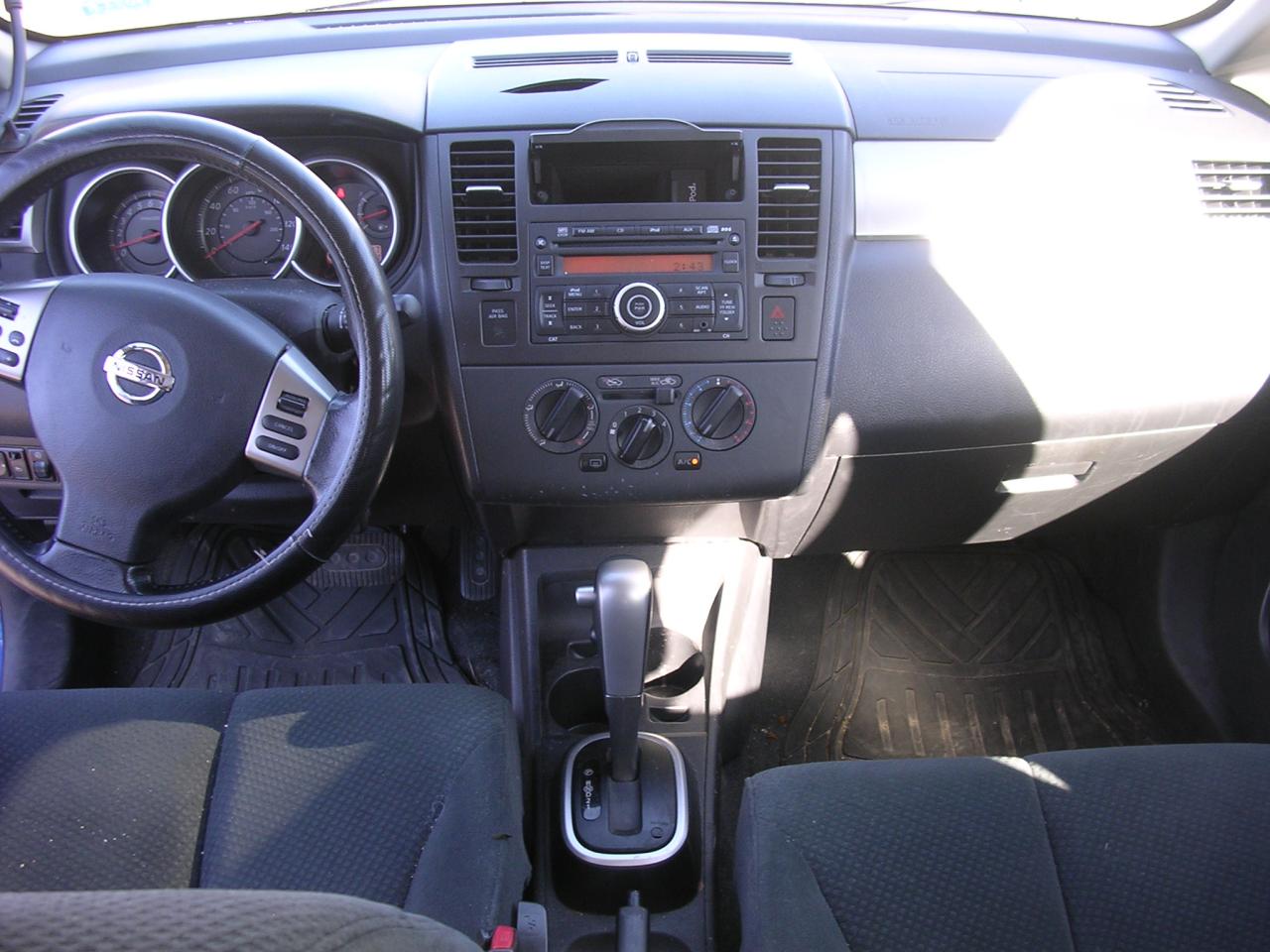 2012 Nissan Versa 5dr HB Auto 1.8 S - Photo #8
