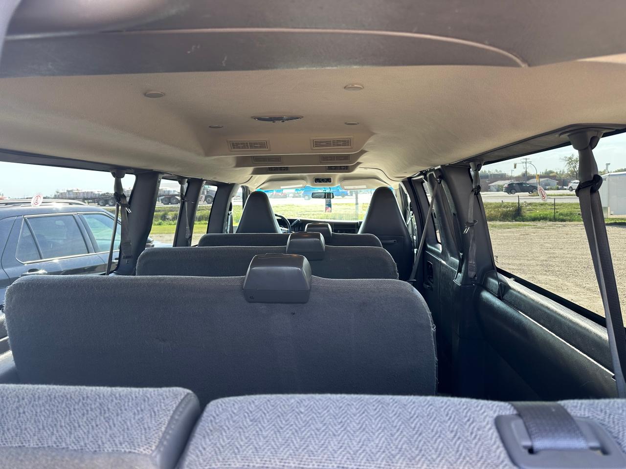 2016 Chevrolet Express LT Photo4