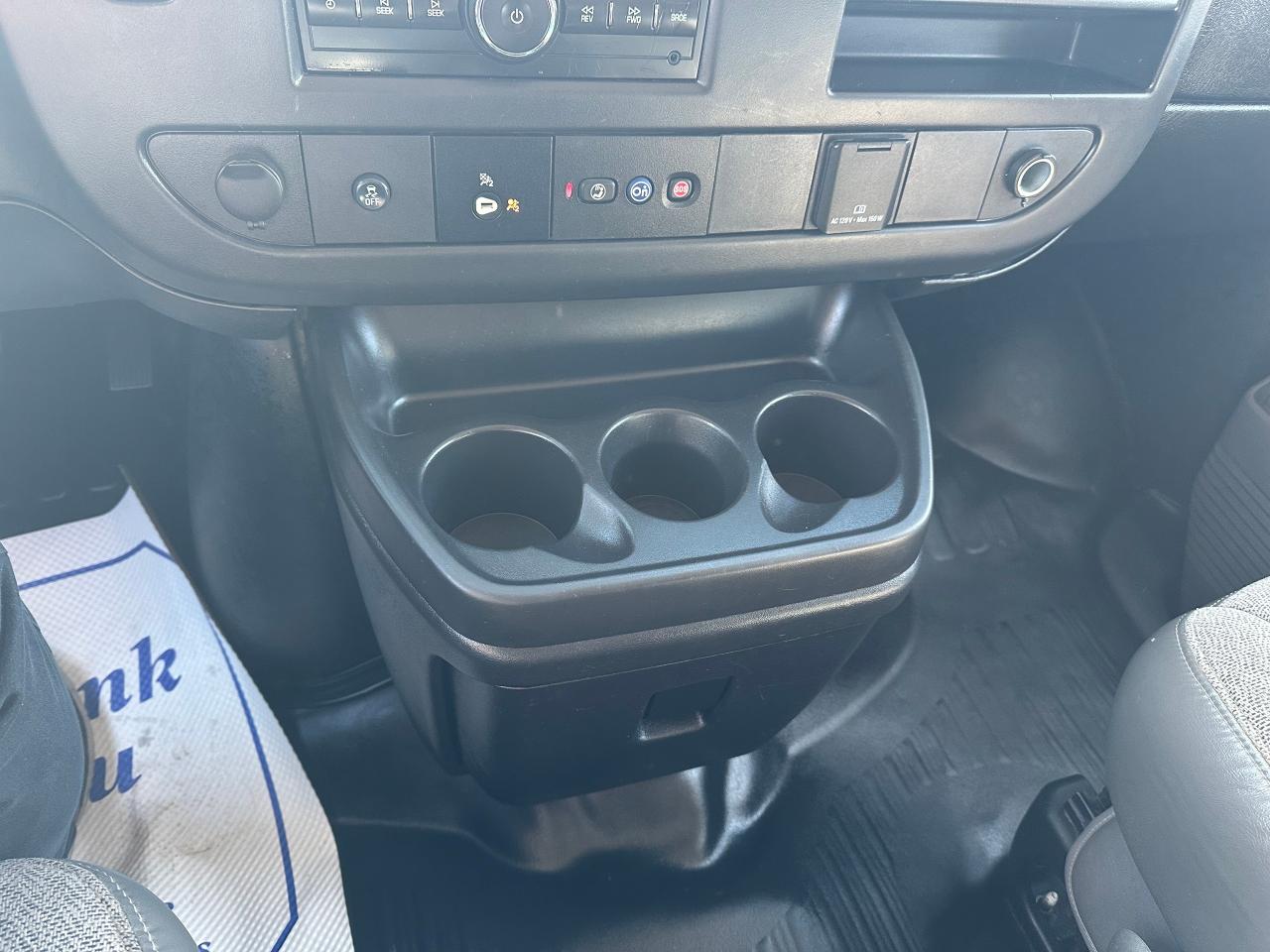 2016 Chevrolet Express LT Photo5