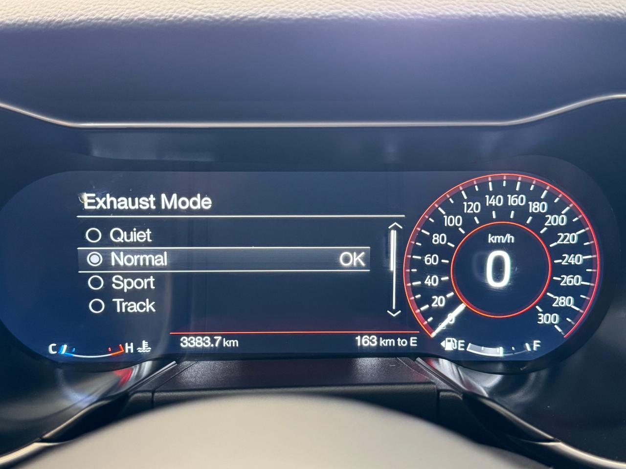 2022 Ford Mustang 5.0L V8 Mach 1 Fastback+6 Speed *ONLY 3000 KMS** - Photo #5