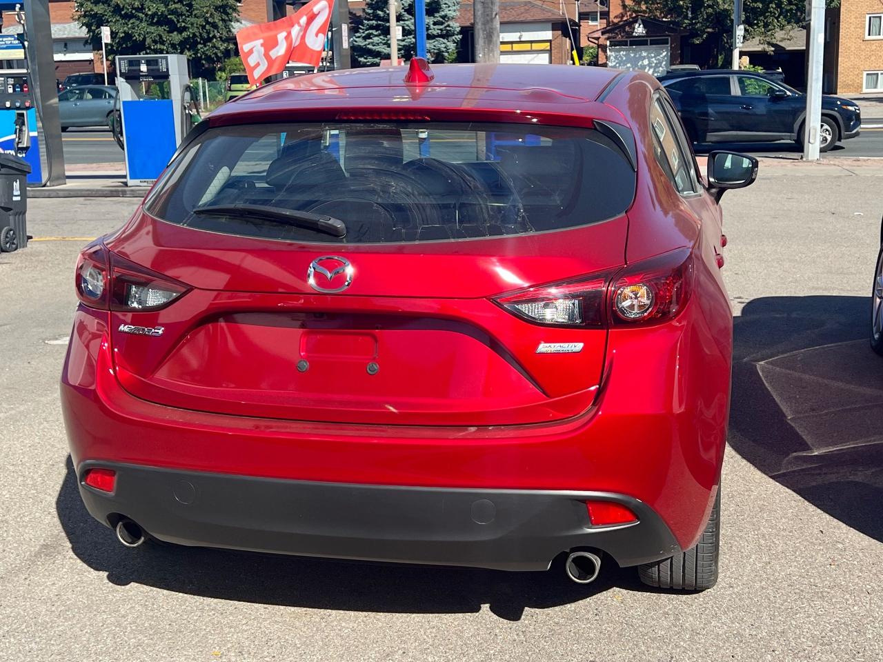 2014 Mazda MAZDA3 GT-SKY - Photo #2