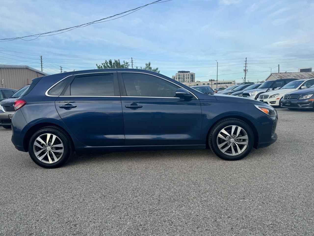 2018 Hyundai Elantra GT GL Photo3