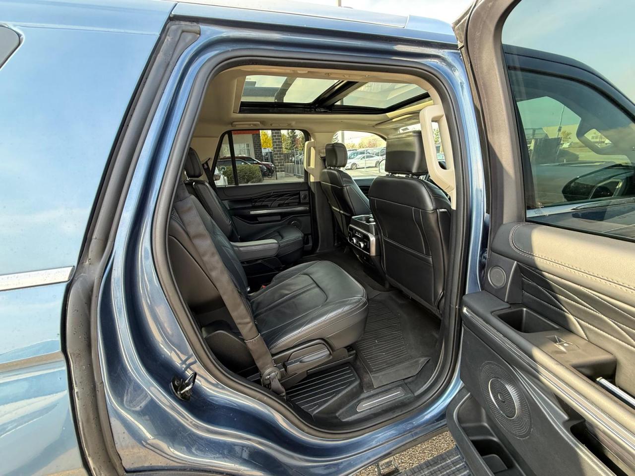 2020 Ford Expedition Platinum 4WD | ALL CREDIT ACCEPTED!! - Photo #18