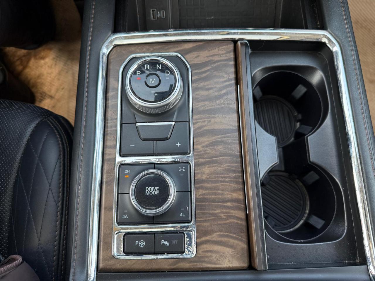 2020 Ford Expedition Platinum 4WD | ALL CREDIT ACCEPTED!! - Photo #13