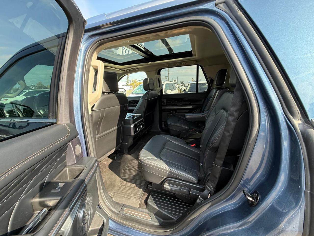 2020 Ford Expedition Platinum 4WD | ALL CREDIT ACCEPTED!! - Photo #16