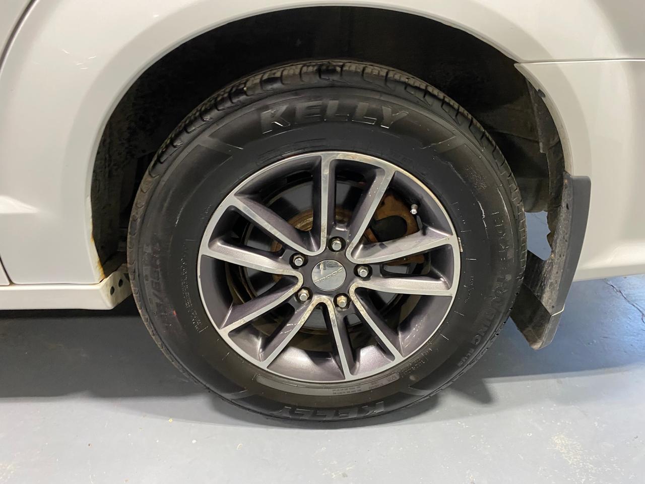 2016 Dodge Grand Caravan SXT Premium Plus - Photo #10