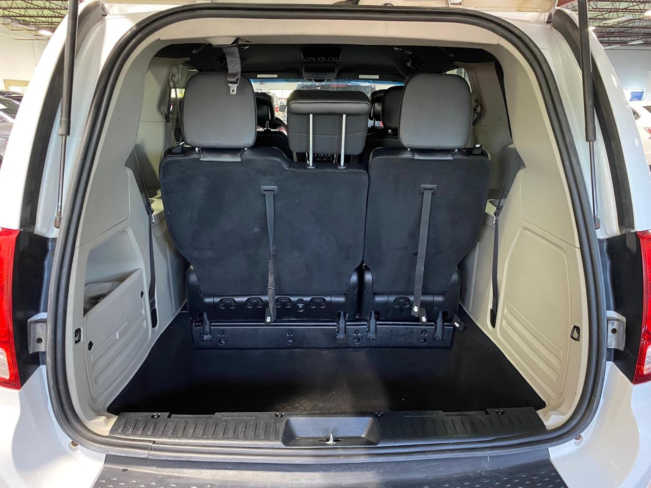 2016 Dodge Grand Caravan SXT Premium Plus - Photo #18