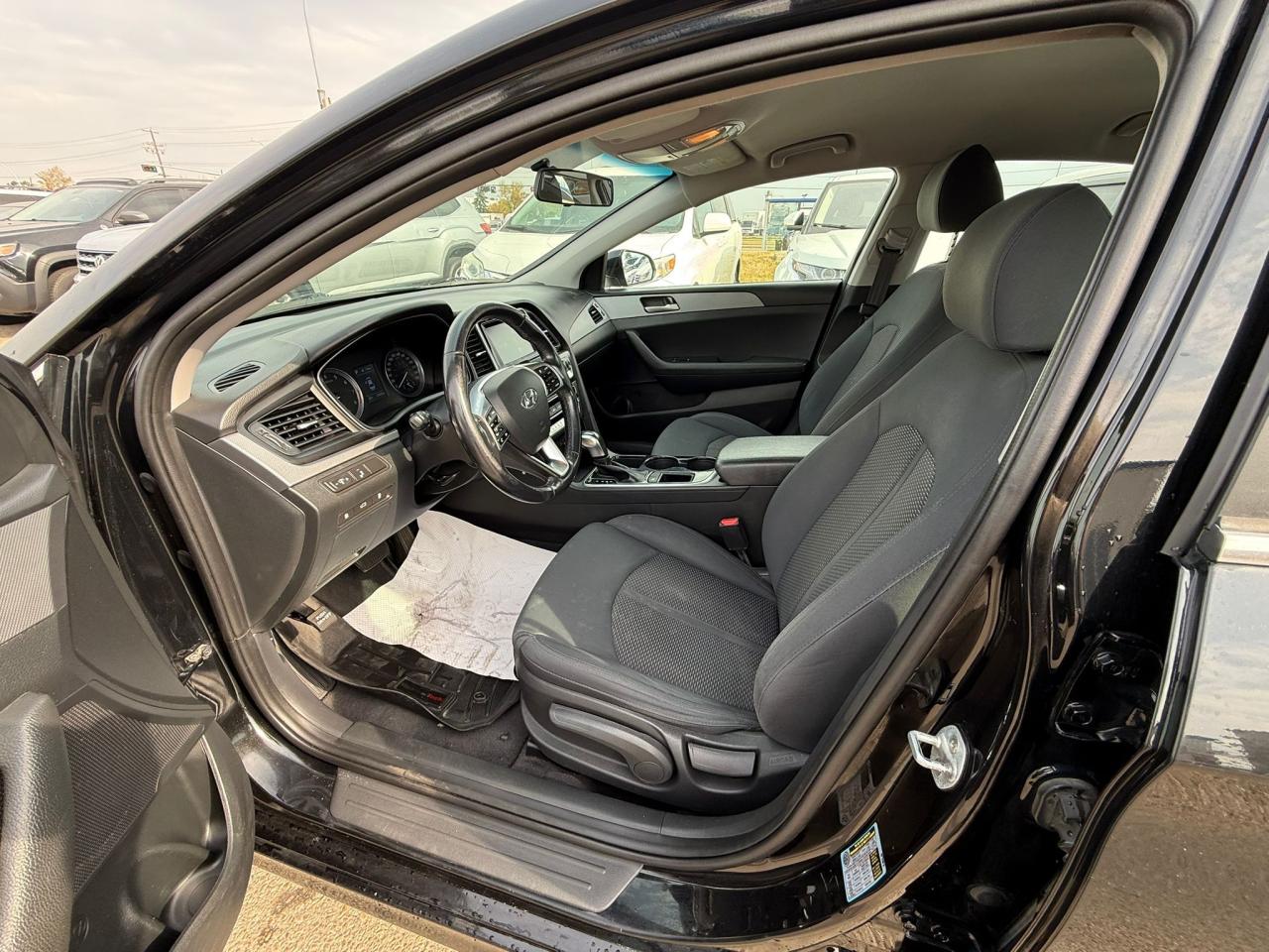 2019 Hyundai Sonata Essential | ALL CREDIT ACCEPTED!! - Photo #14