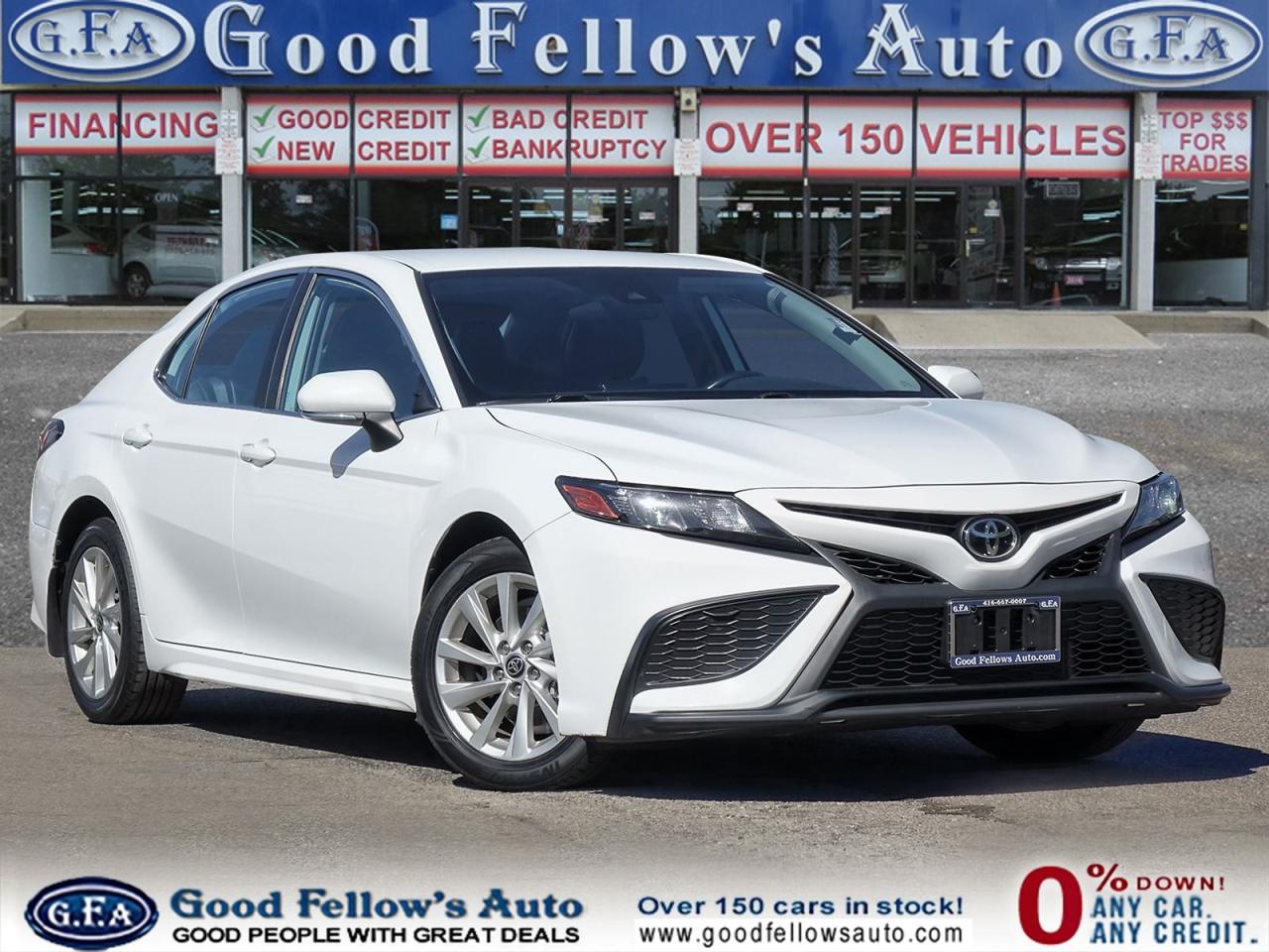 2021 Toyota Camry SE MODEL, LEATHER & CLOTH, REARVIEW CAMERA, HEATED Photo1