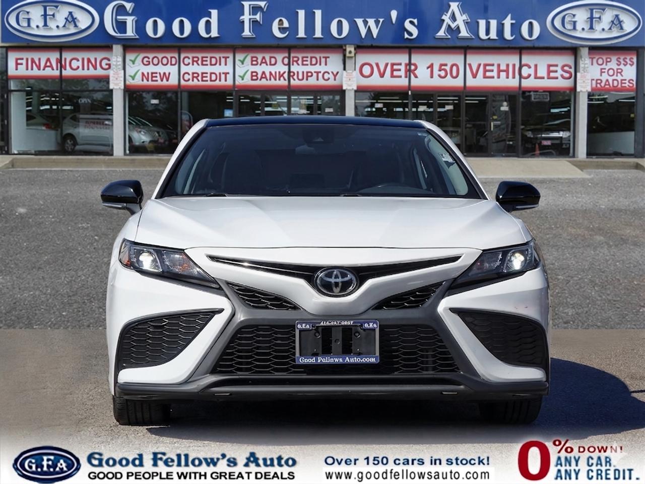 2021 Toyota Camry SE MODEL, LEATHER & CLOTH, REARVIEW CAMERA, HEATED Photo