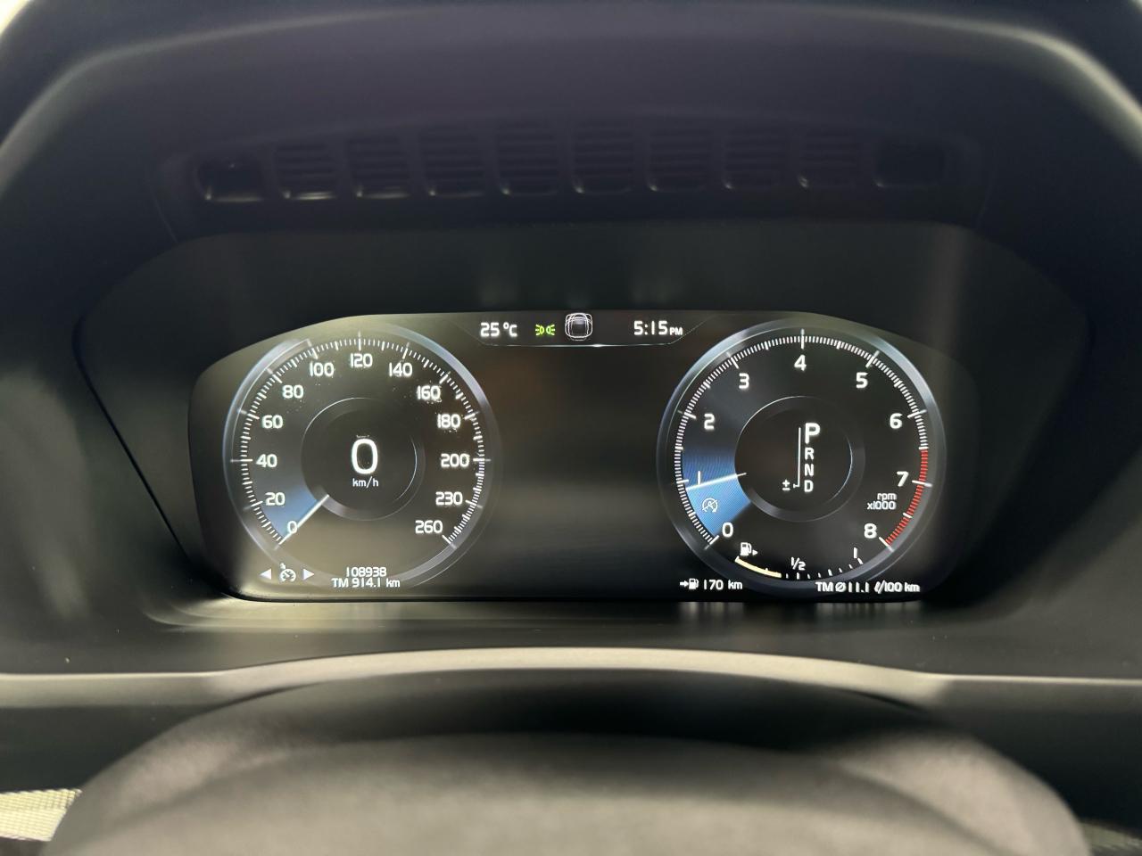 2018 Volvo XC90 R-DESIGN|7PASS|NAV|360CAM|LKA|BSM|CARPLAY| - Photo #14