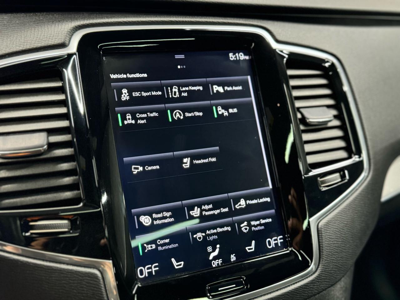 2018 Volvo XC90 R-DESIGN|7PASS|NAV|360CAM|LKA|BSM|CARPLAY| - Photo #17
