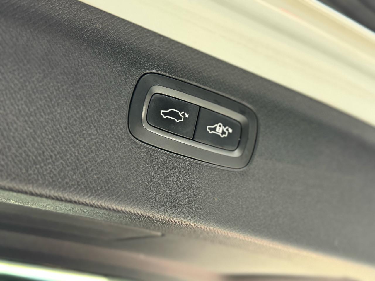 2018 Volvo XC90 R-DESIGN|7PASS|NAV|360CAM|LKA|BSM|CARPLAY| - Photo #29
