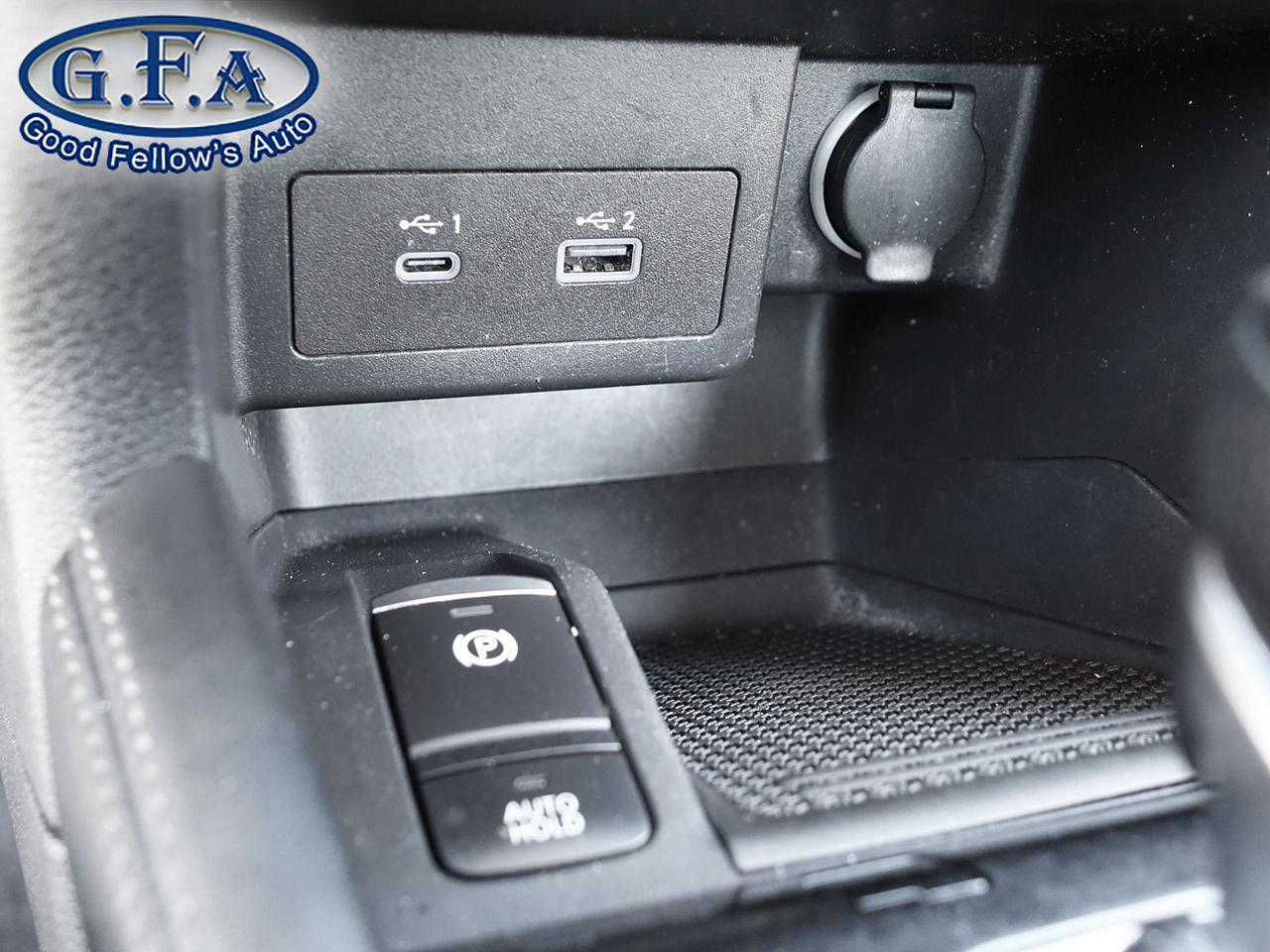 2021 Nissan Kicks SR MODEL, LEATHER SEATS, REARVIEW CAMERA, HEATED S Photo