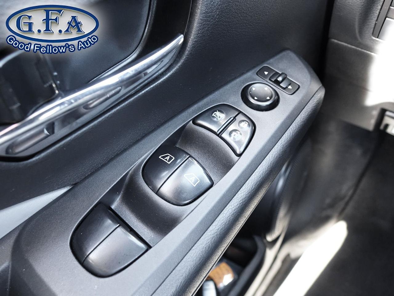 2021 Nissan Kicks SR MODEL, LEATHER SEATS, REARVIEW CAMERA, HEATED S Photo